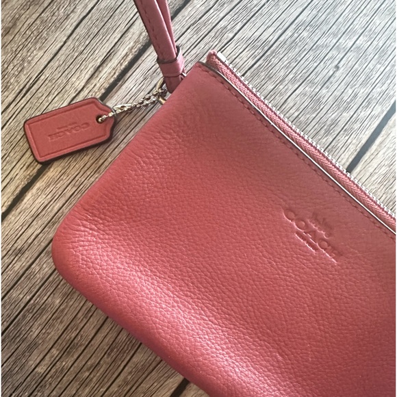 Coach Pink Pebbled Leather Double Wallet Wristlet - Picture 1 of 5